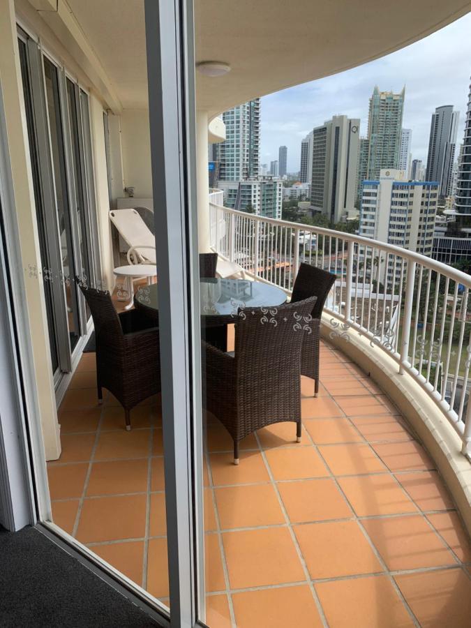 Stunning 2 Bedroom Ocean View Apartment Gold Coast Bagian luar foto