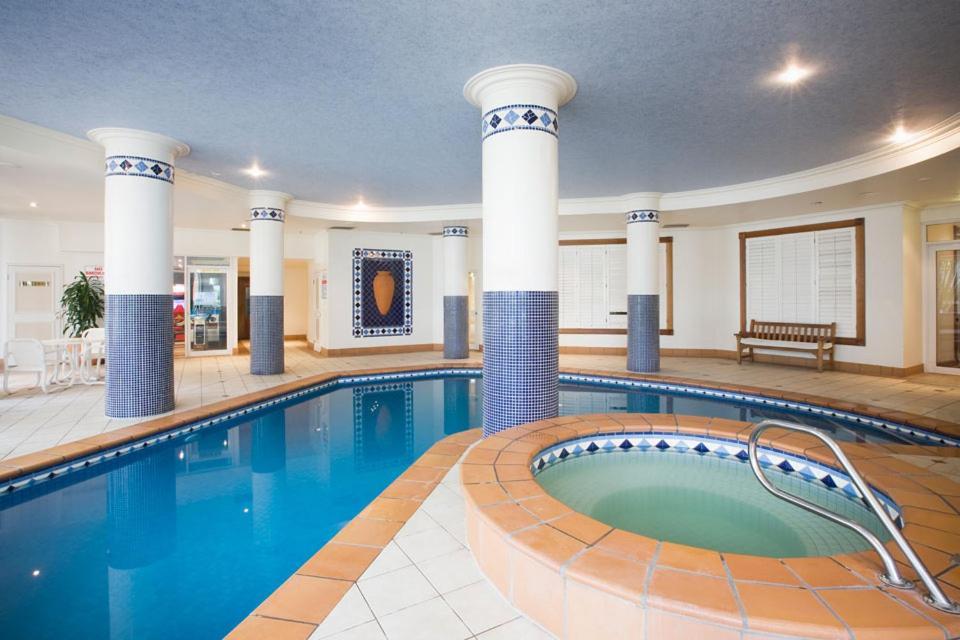 Stunning 2 Bedroom Ocean View Apartment Gold Coast Bagian luar foto
