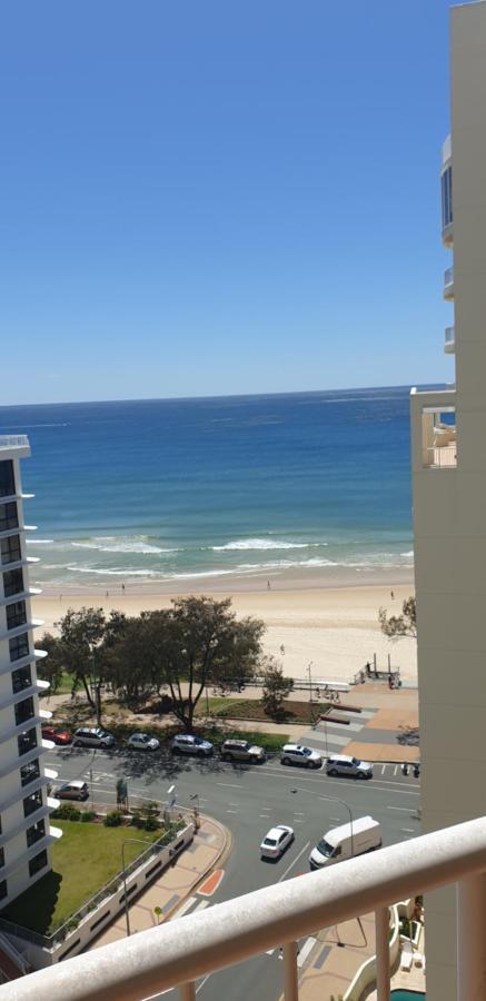 Stunning 2 Bedroom Ocean View Apartment Gold Coast Bagian luar foto