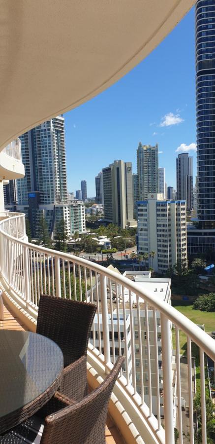 Stunning 2 Bedroom Ocean View Apartment Gold Coast Bagian luar foto