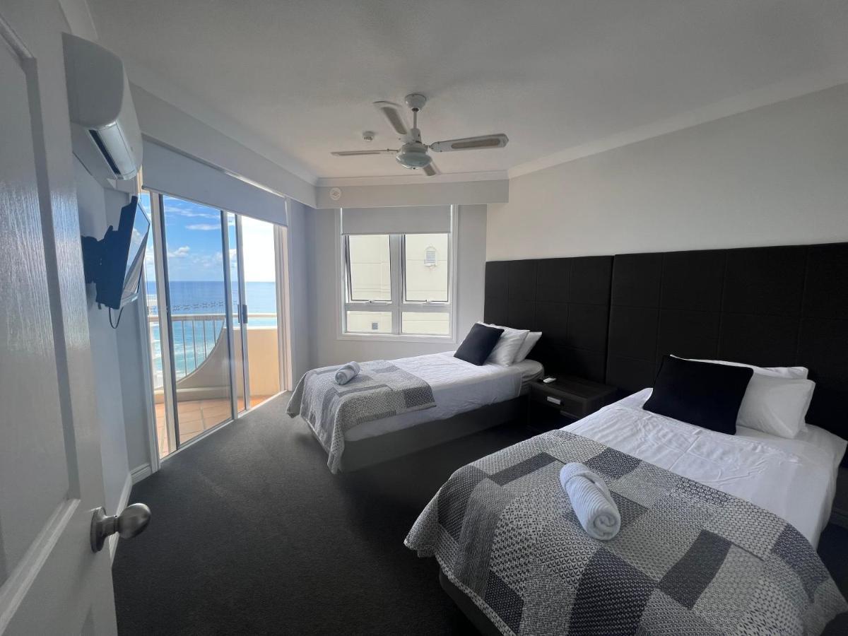 Stunning 2 Bedroom Ocean View Apartment Gold Coast Bagian luar foto