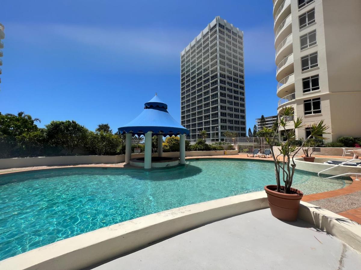 Stunning 2 Bedroom Ocean View Apartment Gold Coast Bagian luar foto